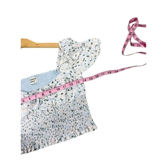 SUNDAY BEST Aritzia Sinatra Smocked Puff-Sleeve Blouse Size Medium Floral Sage - Picture 6 of 8